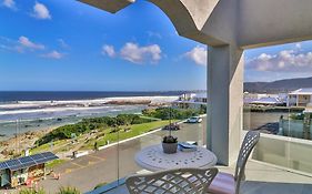 Hermanus Beachfront Lodge